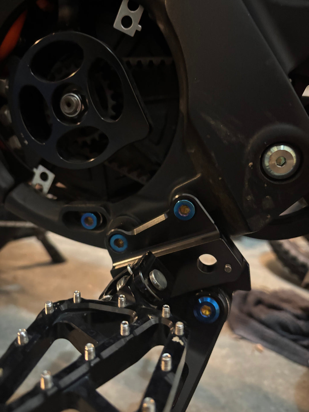 Peg Bracket Titanium Bolts