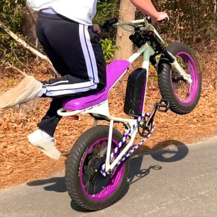 Purple & White Chain Caps
